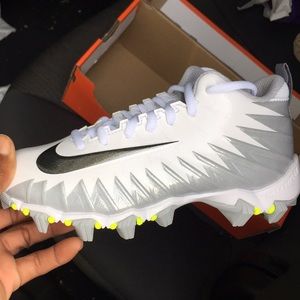 Nike football cleats for kids size 1 Y